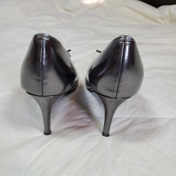 Banana Republic | Deep Silver Shoes - Picture 5 of 7